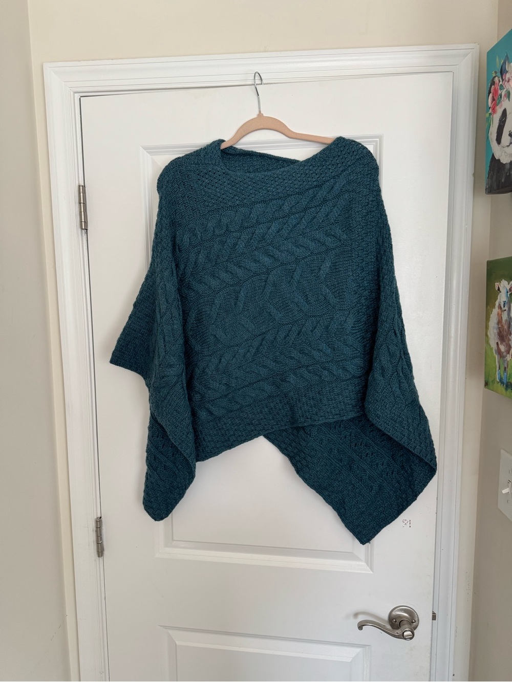Aran wool poncho size S/M